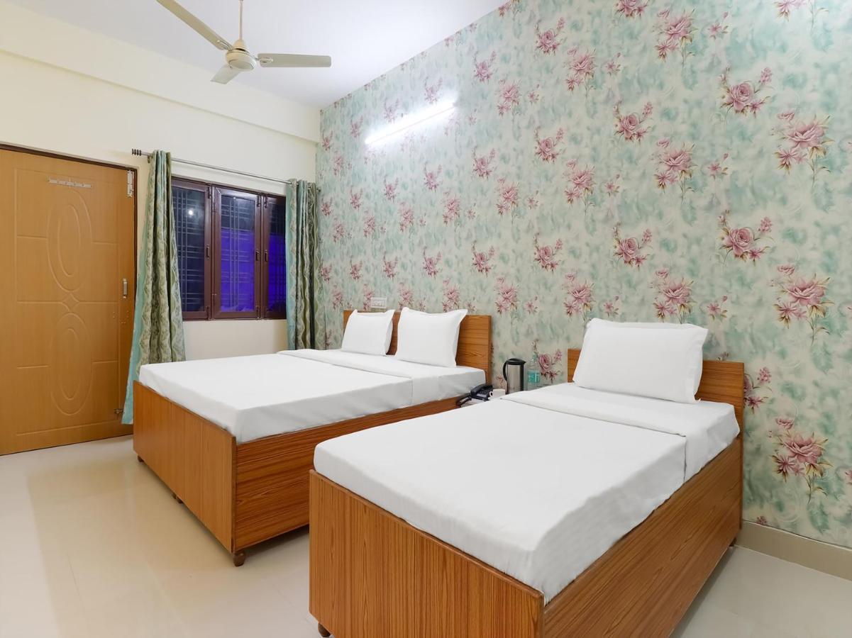 Oyo 84661 Lakshmi Home Stay Jhājra Dış mekan fotoğraf