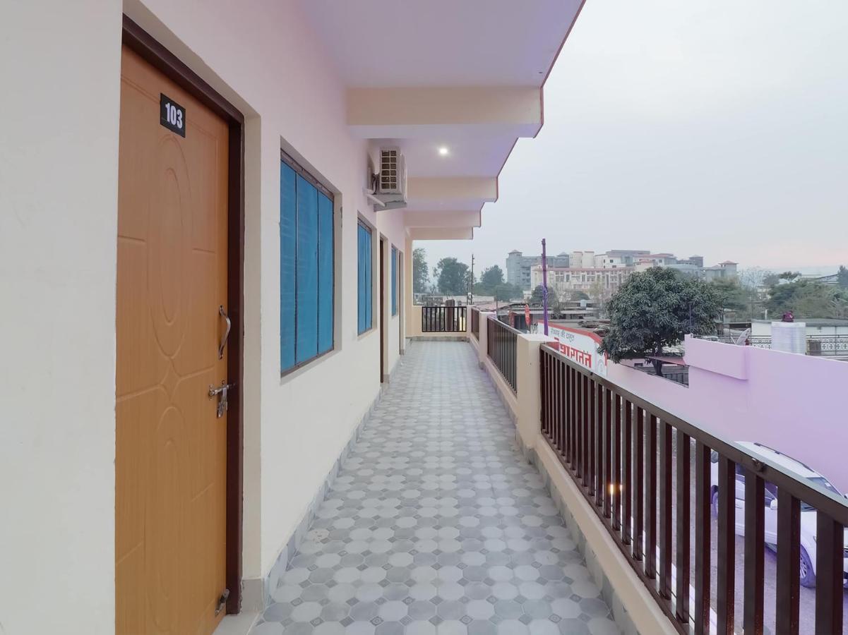 Oyo 84661 Lakshmi Home Stay Jhājra Dış mekan fotoğraf