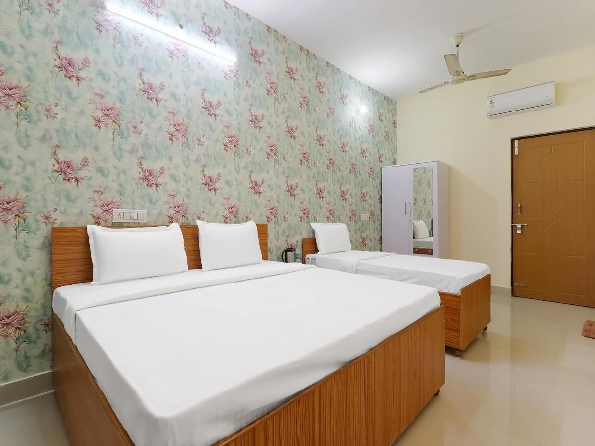 Oyo 84661 Lakshmi Home Stay Jhājra Dış mekan fotoğraf