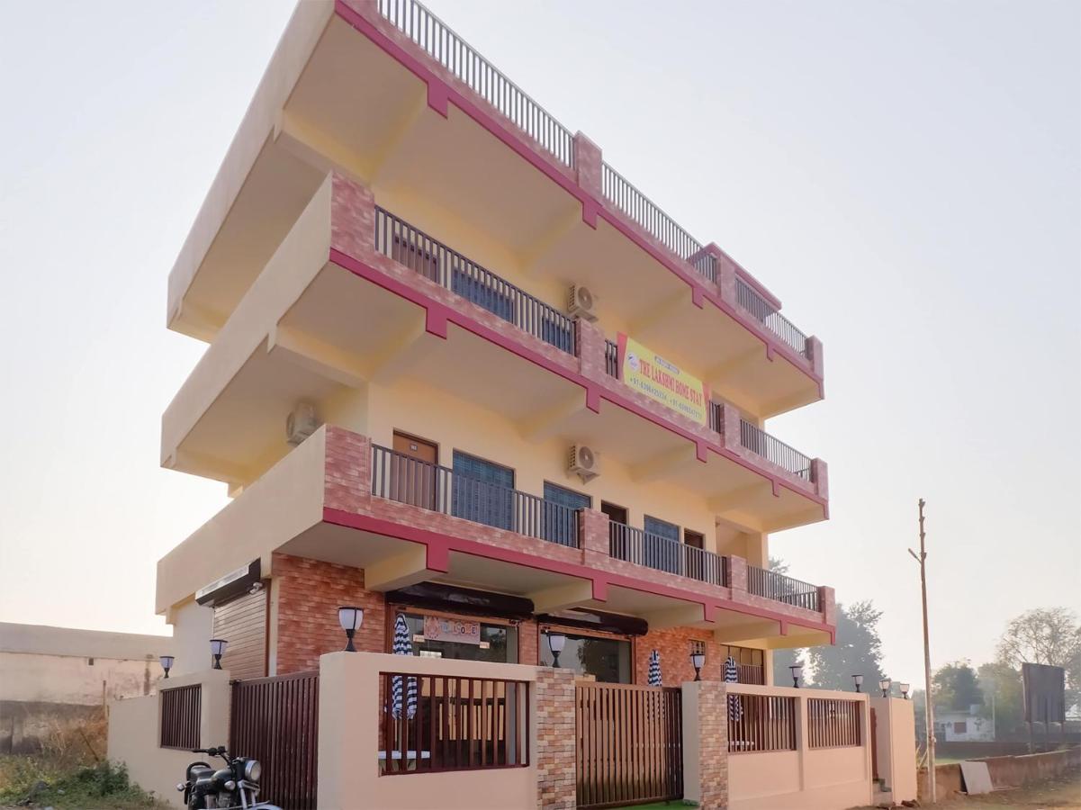 Oyo 84661 Lakshmi Home Stay Jhājra Dış mekan fotoğraf